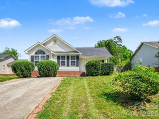 3744 Capps Hill Drive, Charlotte, NC 28216