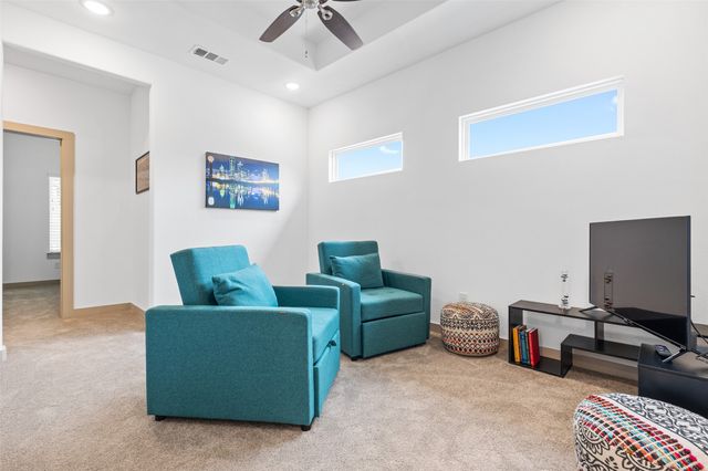 696 N Center Street, Arlington, TX 76011