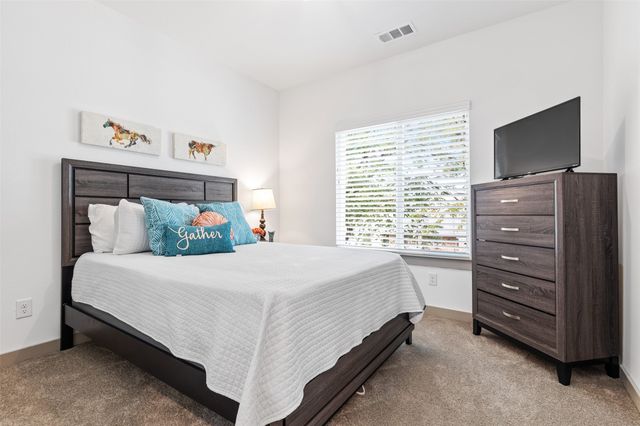 696 N Center Street, Arlington, TX 76011
