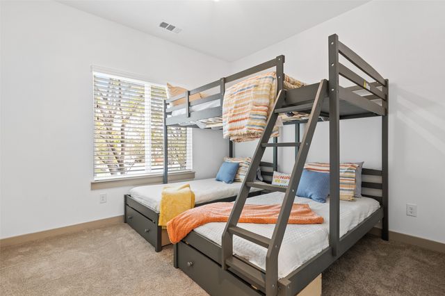 696 N Center Street, Arlington, TX 76011