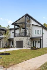 696 N Center Street, Arlington, TX 76011
