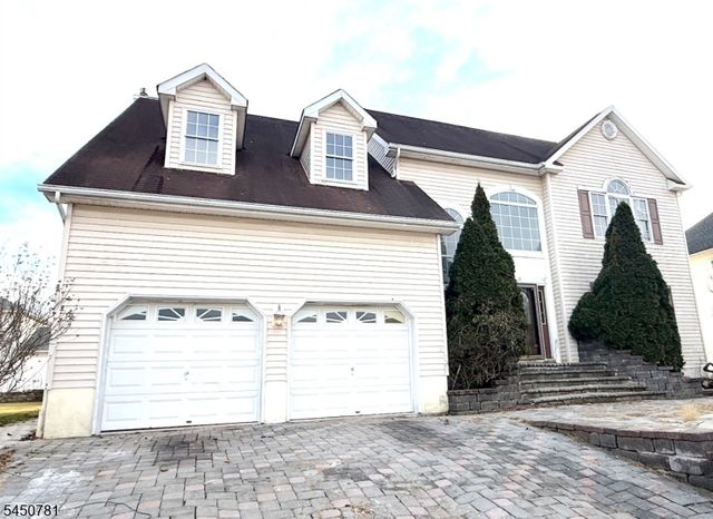 11 Decicco Dr, Raritan Boro, NJ 08869