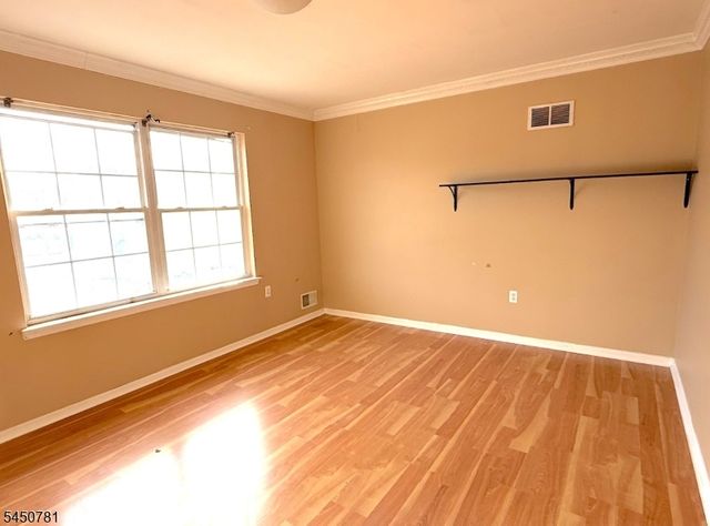 11 Decicco Dr, Raritan Boro, NJ 08869