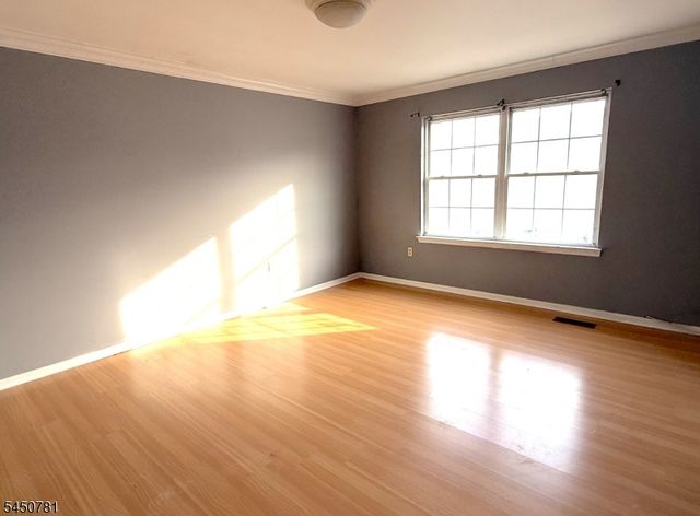 11 Decicco Dr, Raritan Boro, NJ 08869