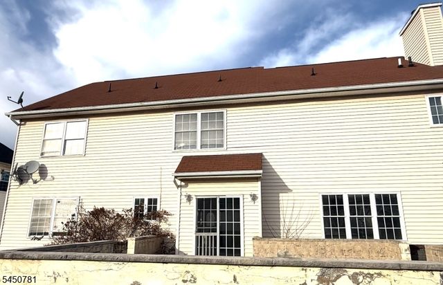 11 Decicco Dr, Raritan Boro, NJ 08869