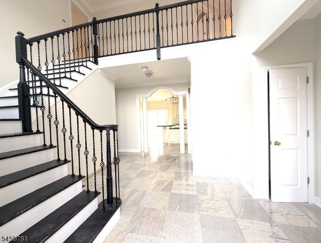 11 Decicco Dr, Raritan Boro, NJ 08869
