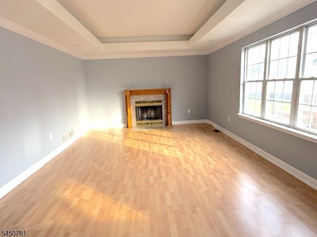 11 Decicco Dr, Raritan Boro, NJ 08869