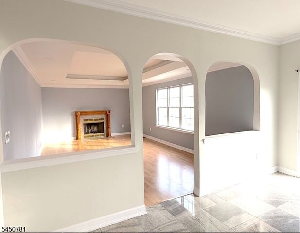 11 Decicco Dr, Raritan Boro, NJ 08869