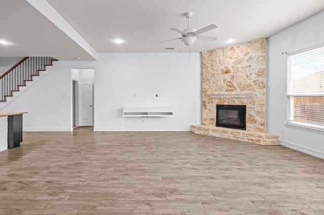 1929 Brahorn Lane, Fort Worth, TX 76131