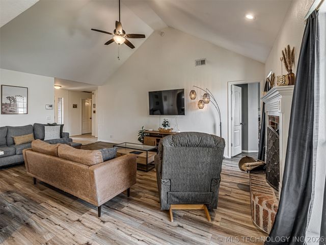 2012 E Princeton Street, Broken Arrow, OK 74012