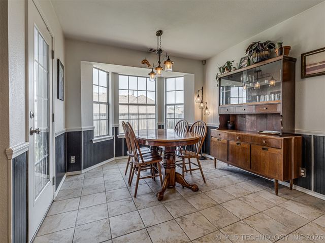 2012 E Princeton Street, Broken Arrow, OK 74012