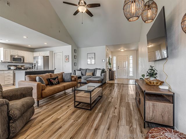 2012 E Princeton Street, Broken Arrow, OK 74012
