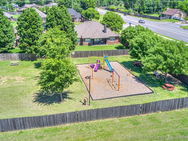 2012 E Princeton Street, Broken Arrow, OK 74012