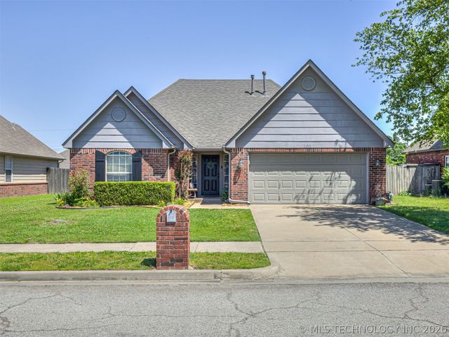 2012 E Princeton Street, Broken Arrow, OK 74012