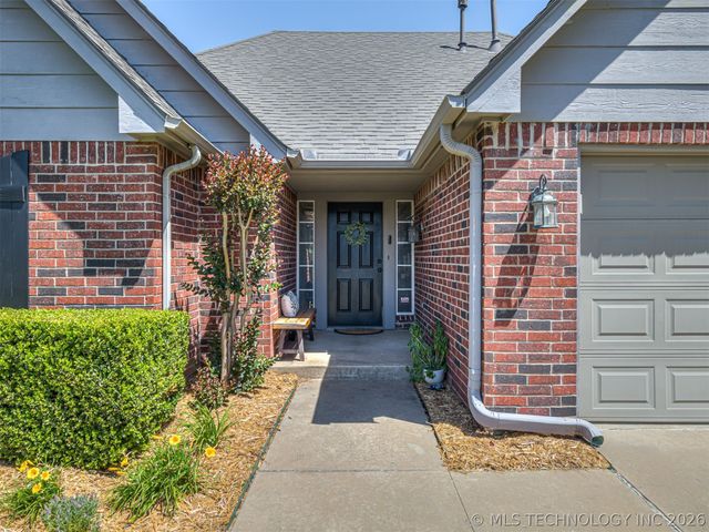 2012 E Princeton Street, Broken Arrow, OK 74012