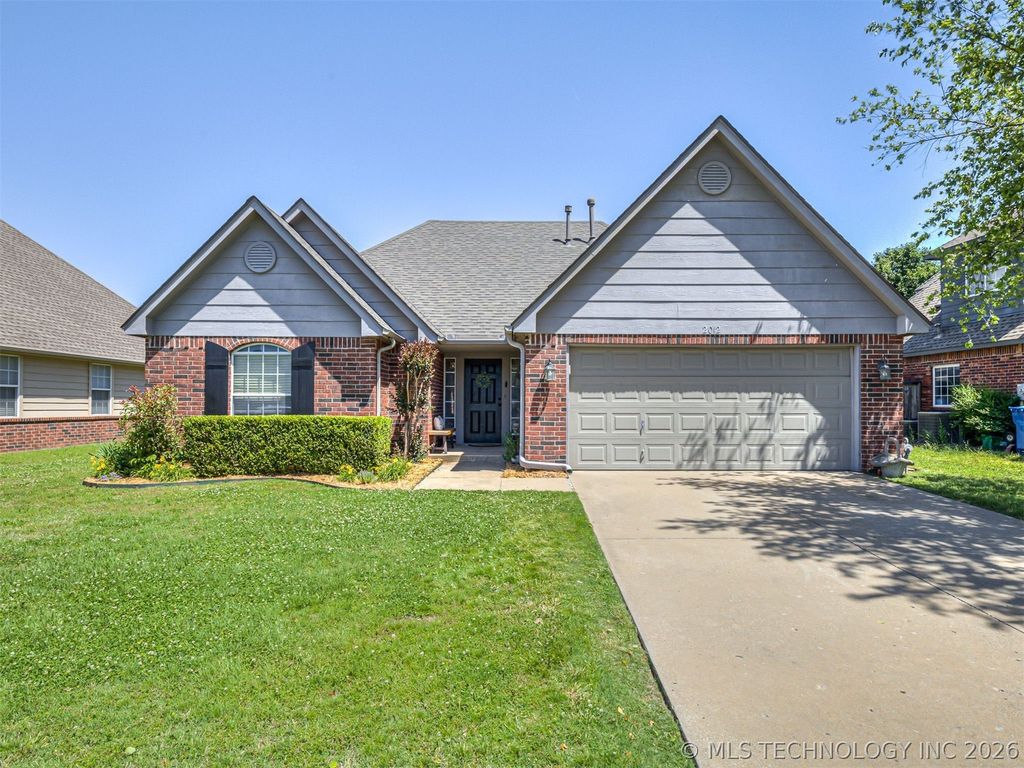 2012 E Princeton Street, Broken Arrow, OK 74012