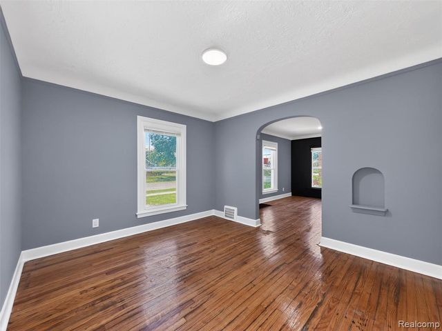 16608 Fenmore Street, Detroit, MI 48235