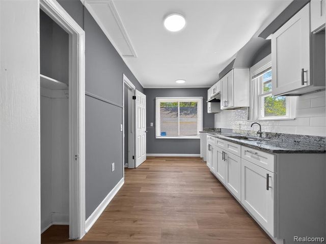 16608 Fenmore Street, Detroit, MI 48235