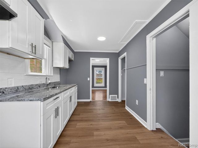 16608 Fenmore Street, Detroit, MI 48235