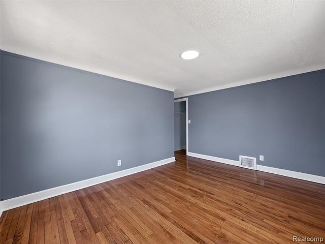 16608 Fenmore Street, Detroit, MI 48235