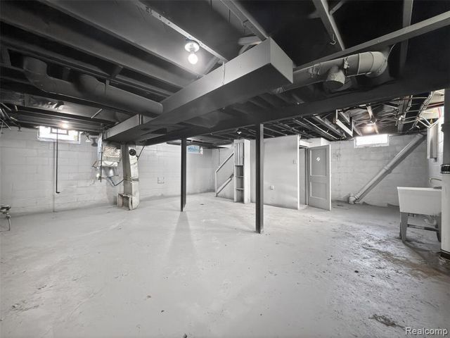 16608 Fenmore Street, Detroit, MI 48235
