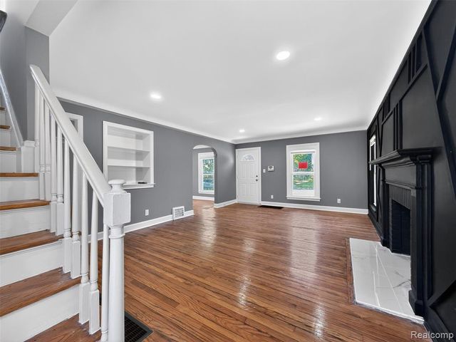 16608 Fenmore Street, Detroit, MI 48235