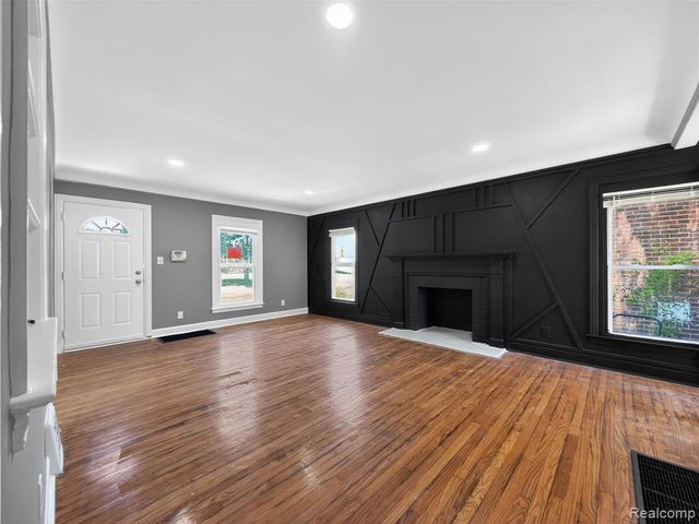 16608 Fenmore Street, Detroit, MI 48235