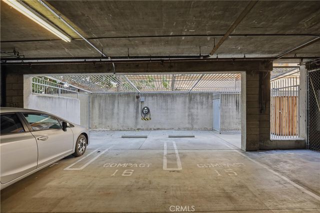 11119 Camarillo 110, North Hollywood, CA 91602