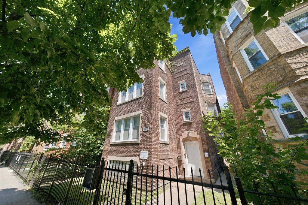 7741 S Yates Boulevard, Chicago, IL 60649 — photo 2