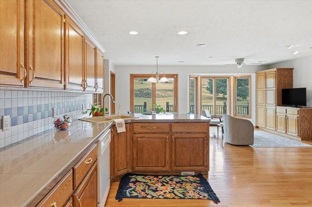 22231 STONEYBROOK Drive, Council Bluffs, IA 51503