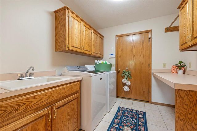 22231 STONEYBROOK Drive, Council Bluffs, IA 51503