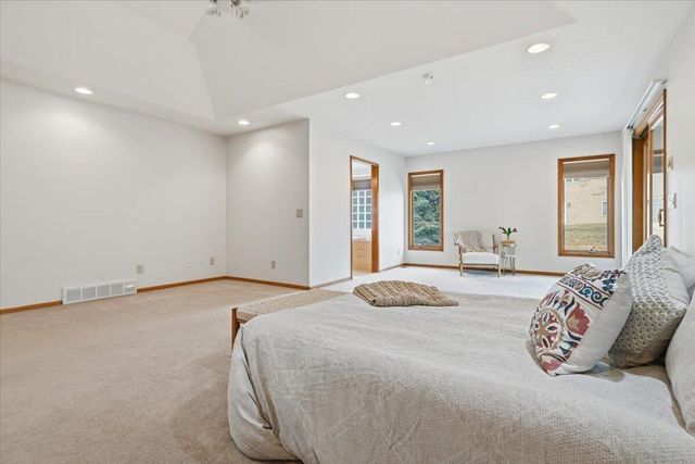 22231 STONEYBROOK Drive, Council Bluffs, IA 51503