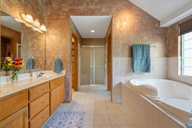 22231 STONEYBROOK Drive, Council Bluffs, IA 51503