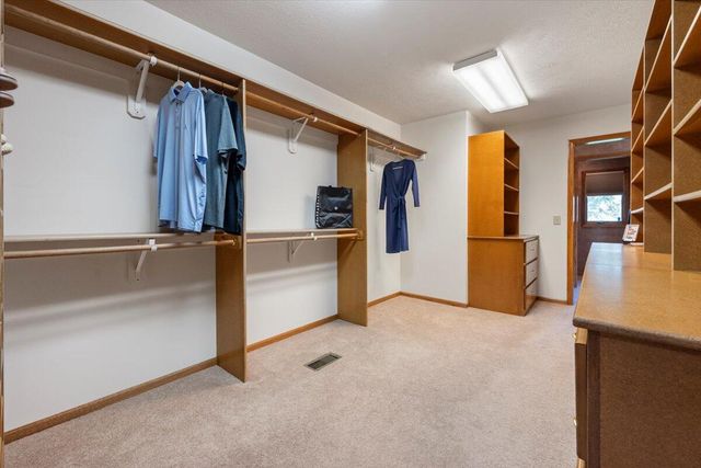 22231 STONEYBROOK Drive, Council Bluffs, IA 51503