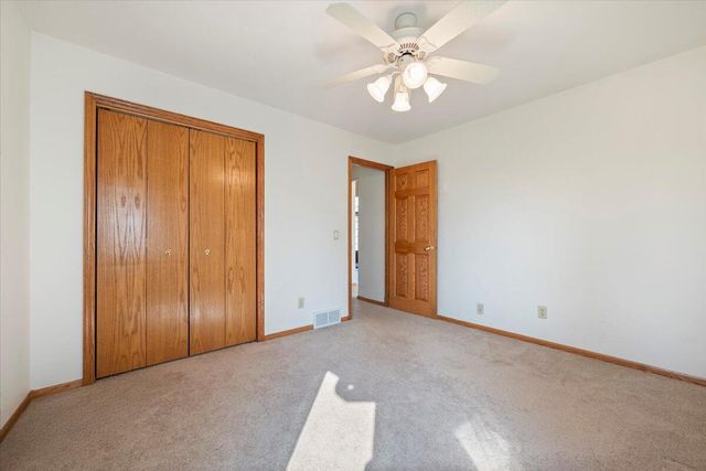 22231 STONEYBROOK Drive, Council Bluffs, IA 51503