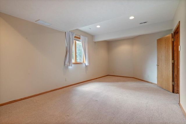 22231 STONEYBROOK Drive, Council Bluffs, IA 51503