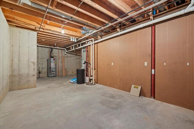 22231 STONEYBROOK Drive, Council Bluffs, IA 51503