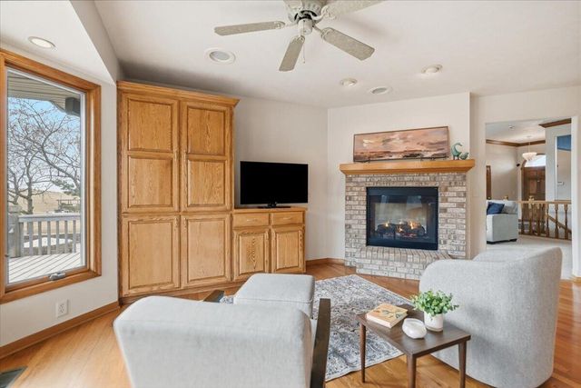 22231 STONEYBROOK Drive, Council Bluffs, IA 51503