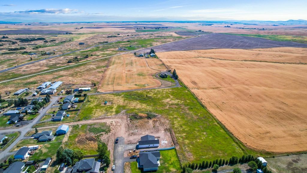 625 E Summit St, Reardan, WA 99029 photo 2