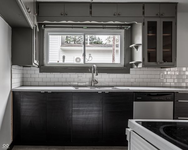 4452 Winthrop Avenue, Indianapolis, IN 46205