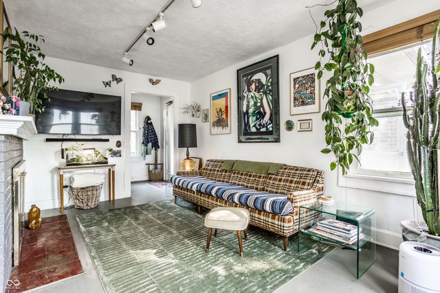 4452 Winthrop Avenue, Indianapolis, IN 46205