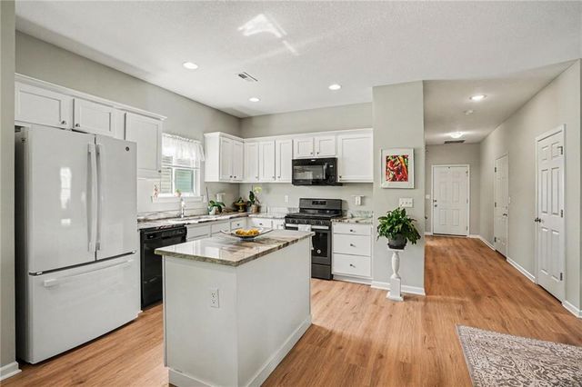 7728 NW 124th Street, Kansas City, MO 64163