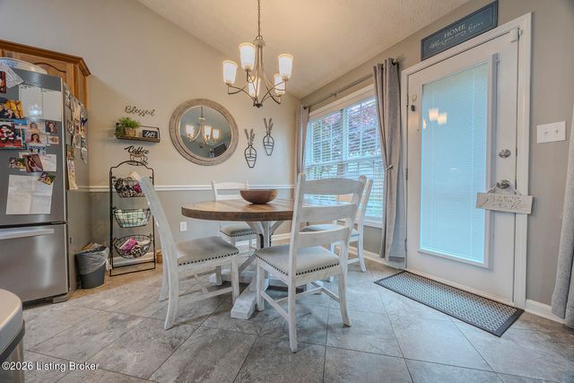 8506 Hunting Stock Pl, Louisville, KY 40291