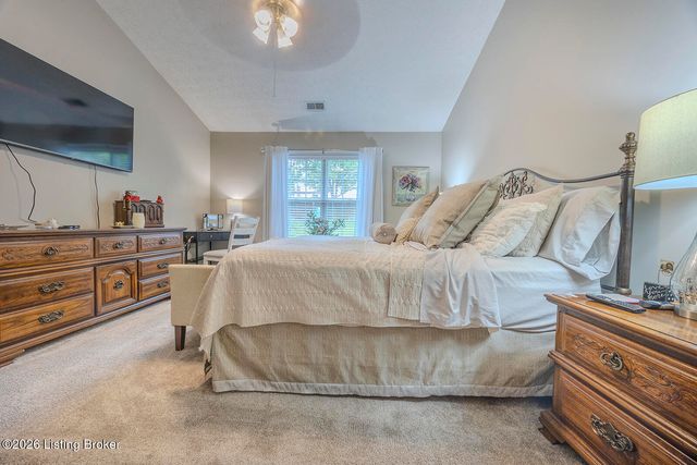 8506 Hunting Stock Pl, Louisville, KY 40291