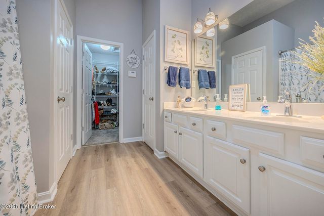 8506 Hunting Stock Pl, Louisville, KY 40291