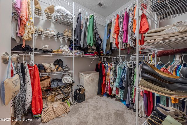 8506 Hunting Stock Pl, Louisville, KY 40291