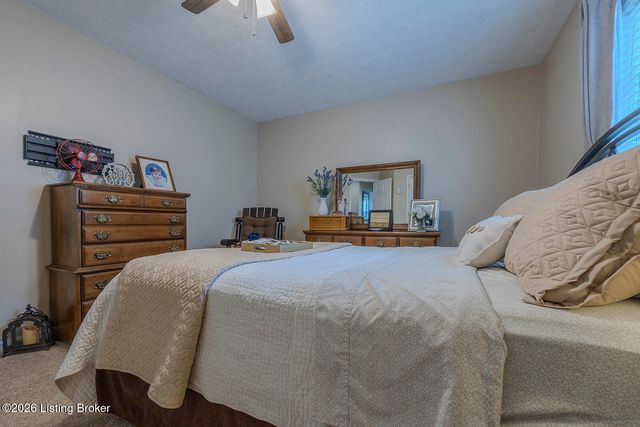 8506 Hunting Stock Pl, Louisville, KY 40291