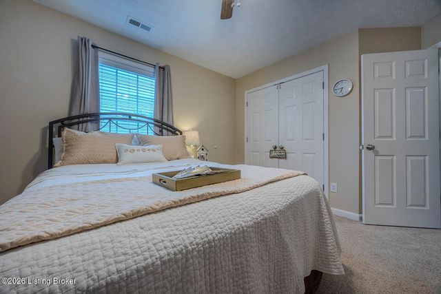 8506 Hunting Stock Pl, Louisville, KY 40291