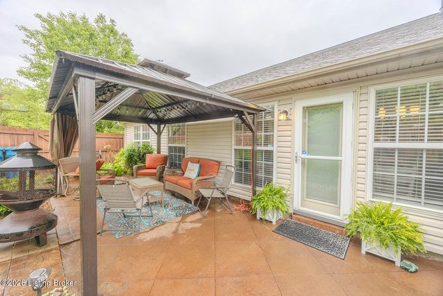 8506 Hunting Stock Pl, Louisville, KY 40291