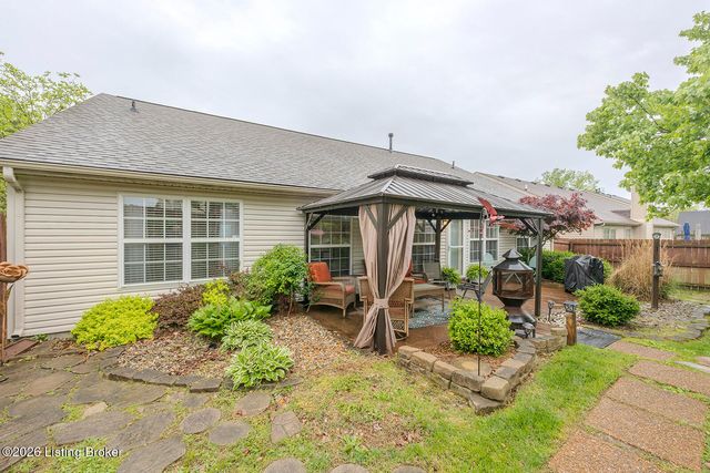 8506 Hunting Stock Pl, Louisville, KY 40291